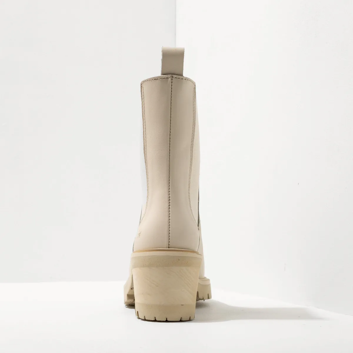 Bottines chelsea à talon en cuir gras - Beige