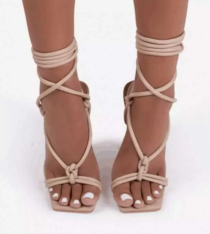 SANDALES A LACETS TALON NUDE